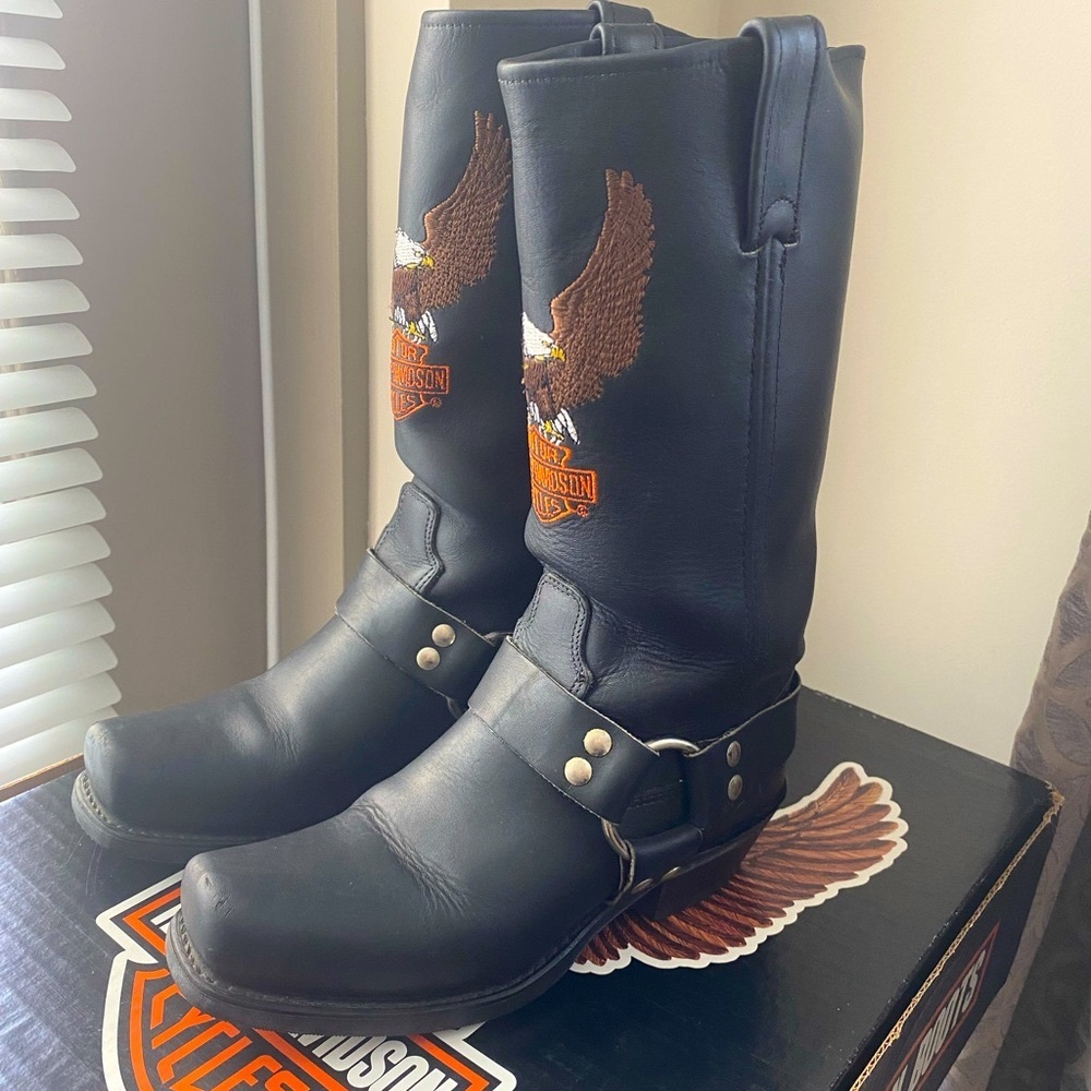 VINTAGE Harley Davidson motorcycle boots in a women's size 7.5.